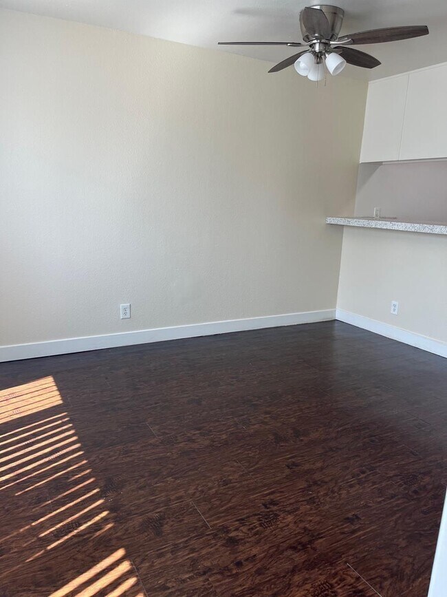 808 W Anaheim St, Wilmington, CA 90744 - photo 5