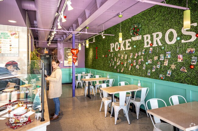 Poke Bros in Knollwood serves fresh poke bowls perfect for a quick lunch.