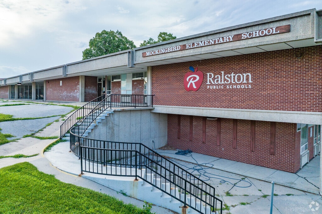Mockingbird Elementary School serves students in PK through K-6.