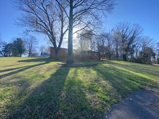 1806 E Spring St, Cookeville, TN 38506