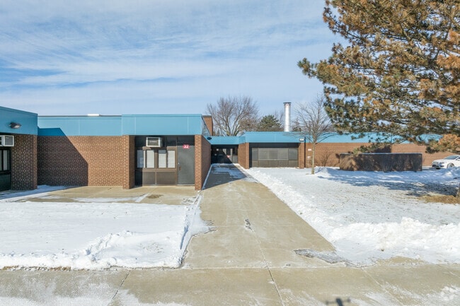 Pinewood Elementary School entry.