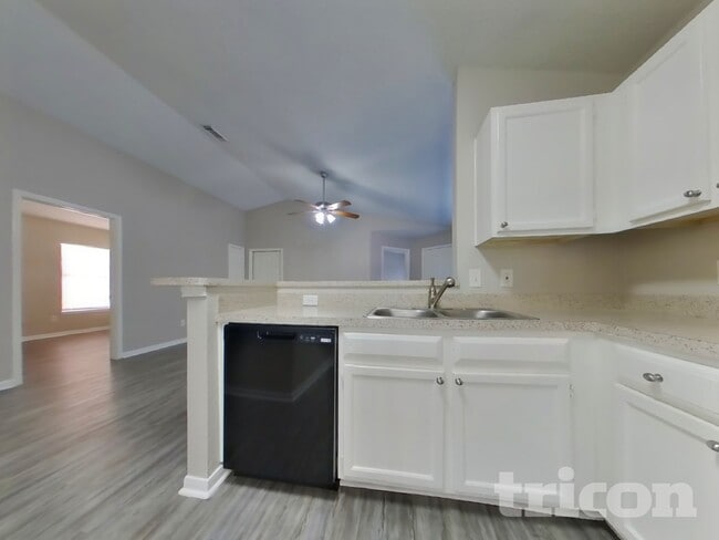 3114 Kelling St, Houston, TX 77045 - photo 6