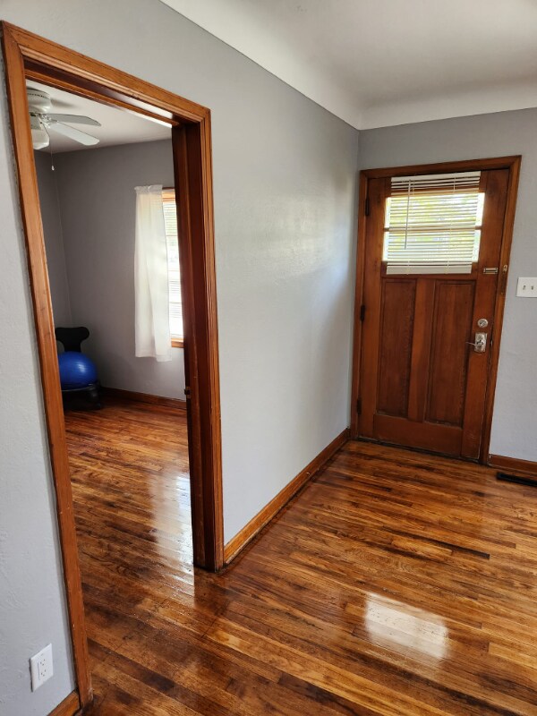 1450 30th St NE, Cedar Rapids, IA 52402 - photo 3