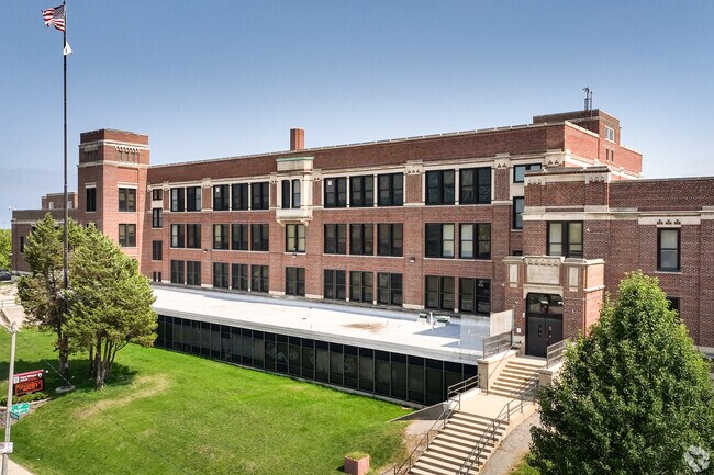 Hayes Bilingual Elementary is bilingual public school in Clock Tower Acres.