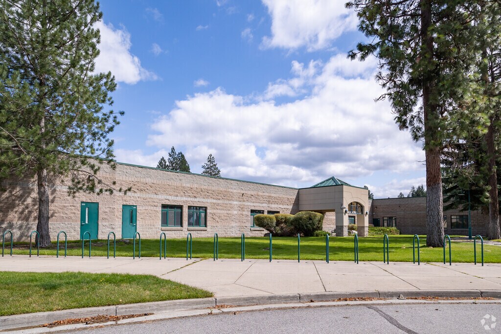 Student drop off zone at Woodlands Middle School in Ramsey Woodland.