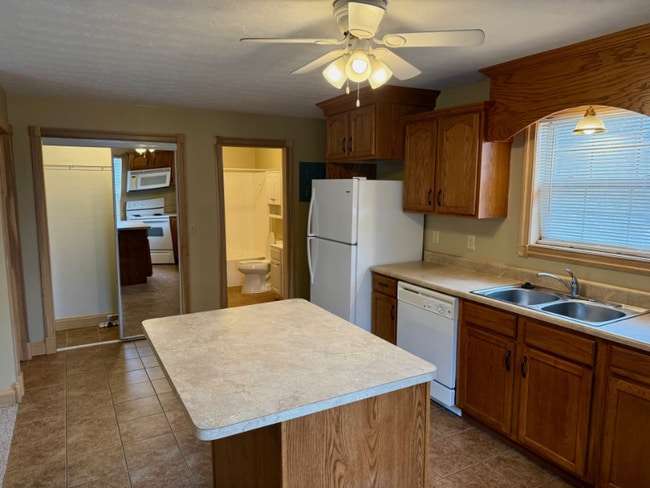 1616 Spring Valley Dr unit Park Place 48, Huntington, WV 25704 - photo 5