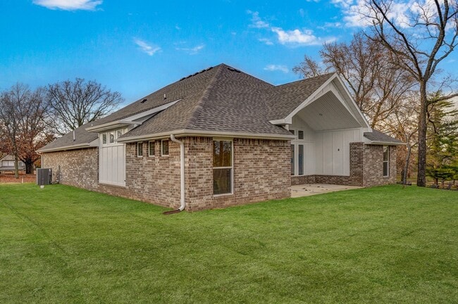 301 Walnut Ridge St, Joplin, MO 64801 - photo 2