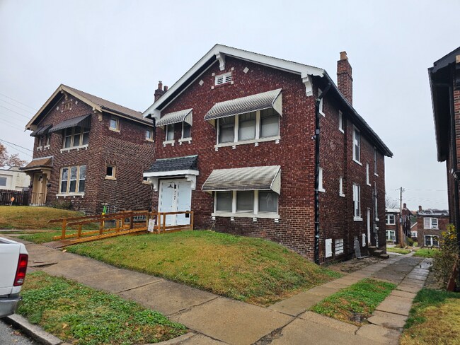 4645 Shirley Place unit A, Saint Louis, MO 63115 - photo 3