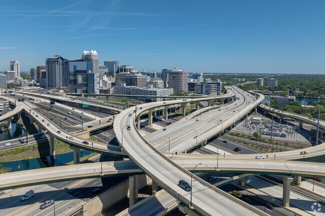 Lake Como is only a couple minutes from Downtown Orlando.