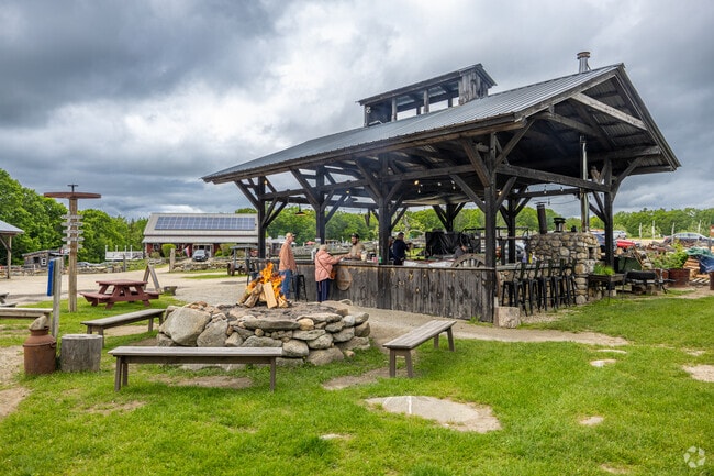 Timber Fire Pizza serves fresh pizzas in an outdoor farm setting in Phillipston, MA.
