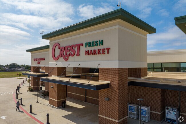 Crest Fresh Market is located near Spring Meadows.