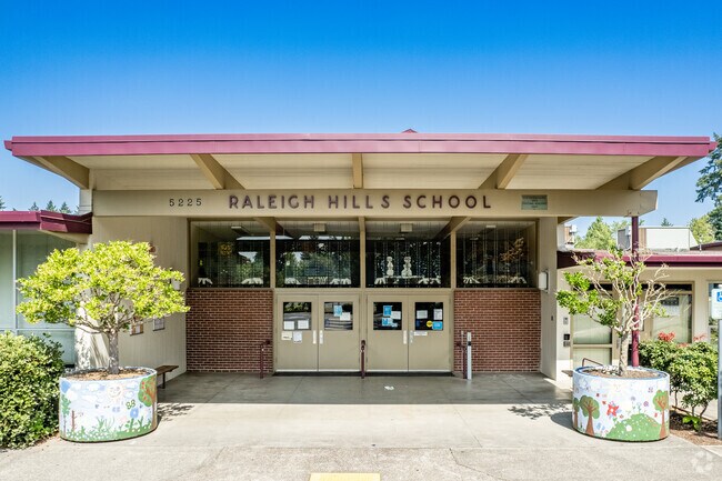 Raleigh Hills Elementary School crafts young minds.