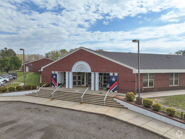 The entrance to Battleground Elementary School.