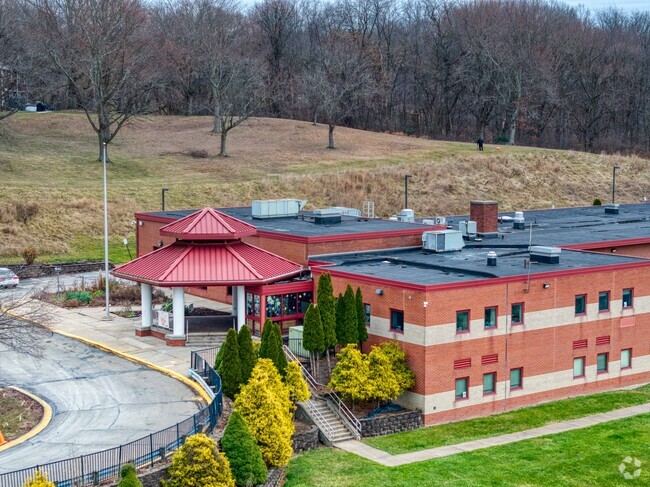 State Street Elementary School is a public K-5 school and is rated C+ by Niche.