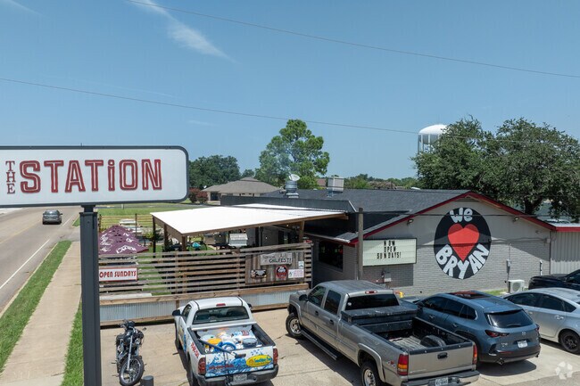 The Station on 29th is a favorite hangout in Briarcrest.