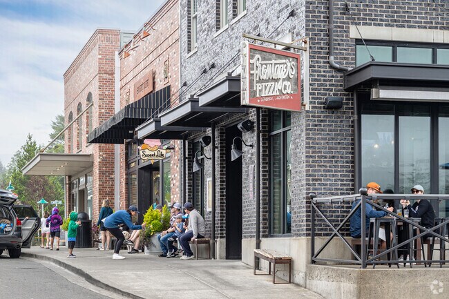 Seabrook, WA has a rich shopping and dining culture, with many local businesses to choose from.