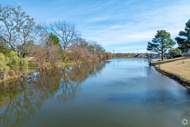 Peaceful shoreline views show Reno, TX at its most laid-back.
