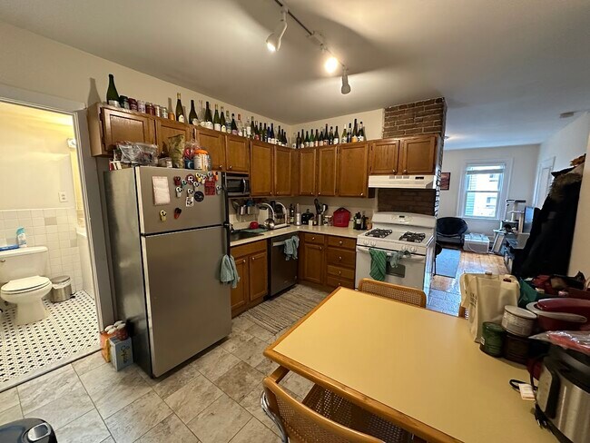 74 Gore St unit 2, Cambridge, MA 02141 - photo 2