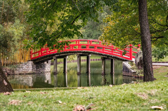 Memphis Botanic Gardens in Colonial Acres features a peaceful Japanese Garden.