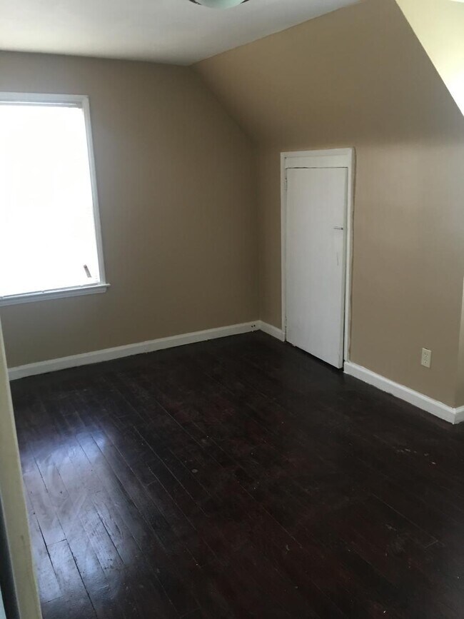 18605 Kelly Rd, Detroit, MI 48224 - photo 2