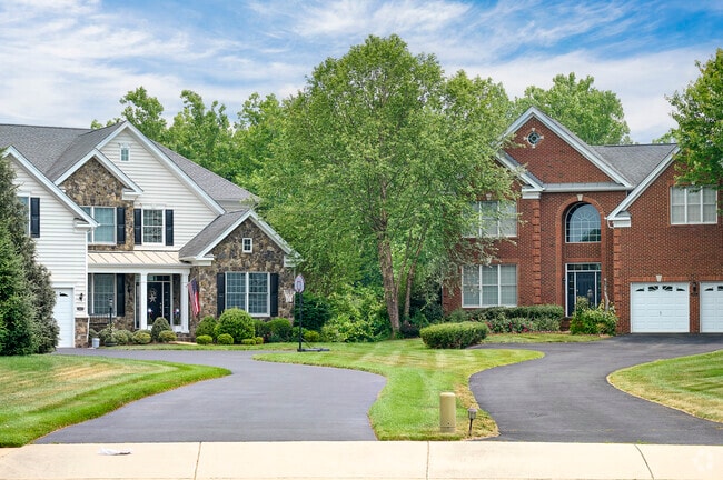 Silver Lake’s real estate market is known for its well-maintained homes and peaceful, tree-lined streets.