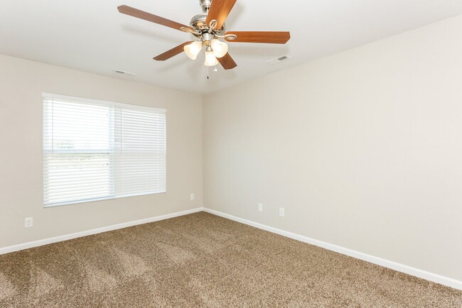 11723 Bending Branch Rd, Charlotte, NC 28227 - photo 7