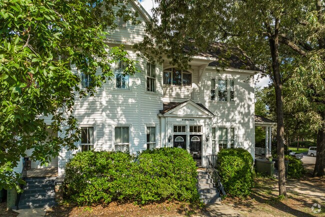 Old Shandon has beautiful Duplexes in Columbia.