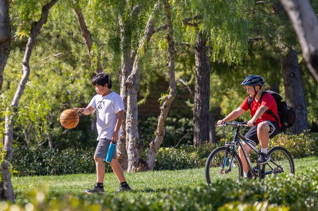 Orchard Hills offers many parks in and around the Irvine community.