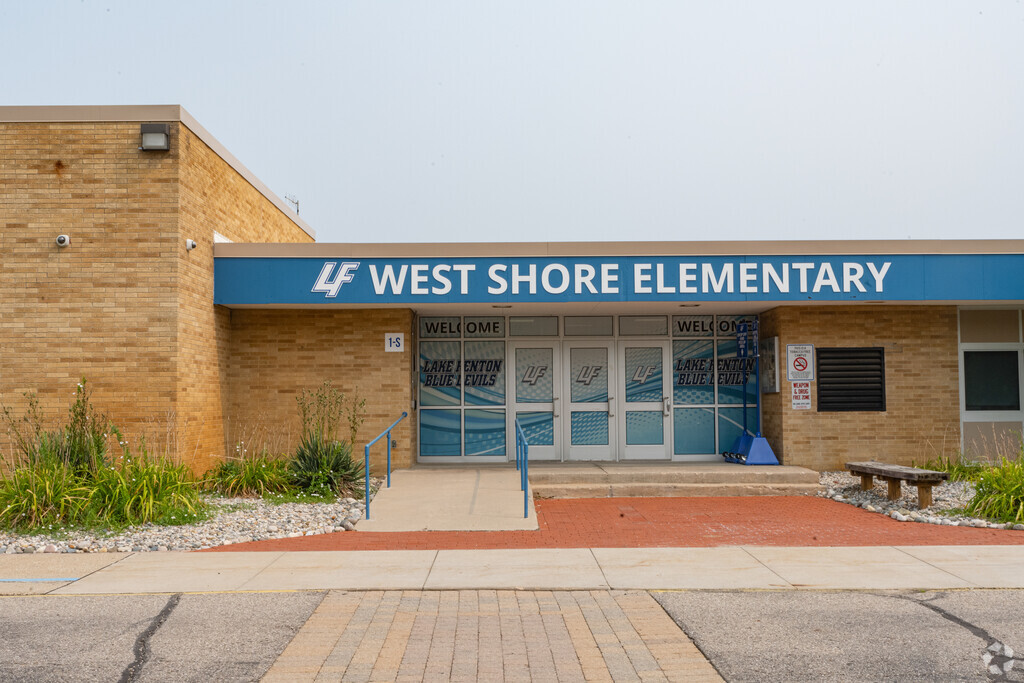 West Shore Elementary School entrance in Fenton.