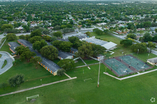 Aerial context view of the Benjamin Franklin K8 Center.