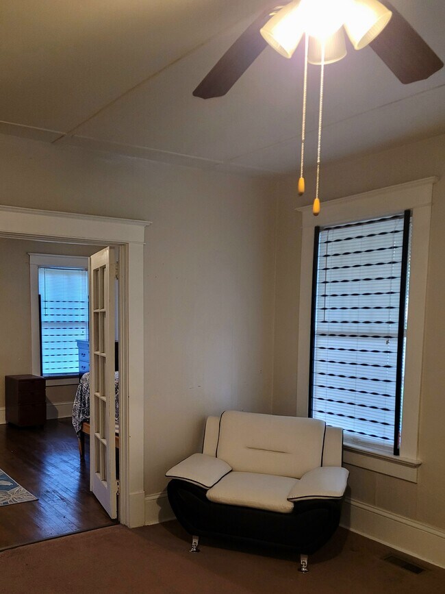 2763 Vineville Ave unit Side B, Macon, GA 31204 - photo 3