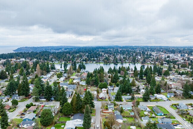 Lake Burien is south of Seattle and just west of the Seattle-Tacoma International Airport.
