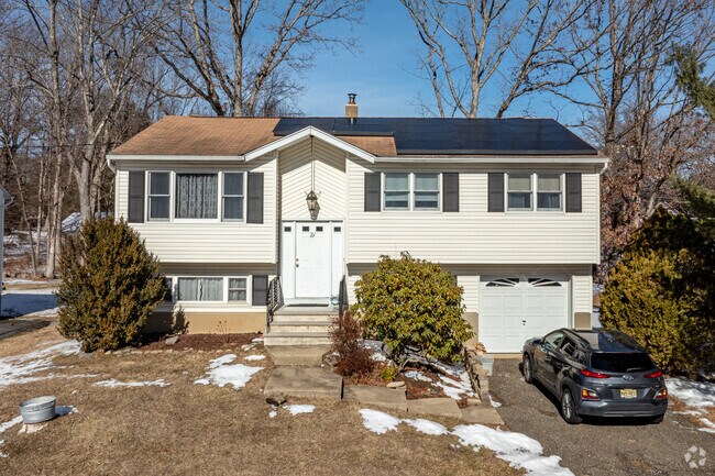 Split-level homes in Oak Ridge offer spacious interiors and a unique, multi-level design for modern living.