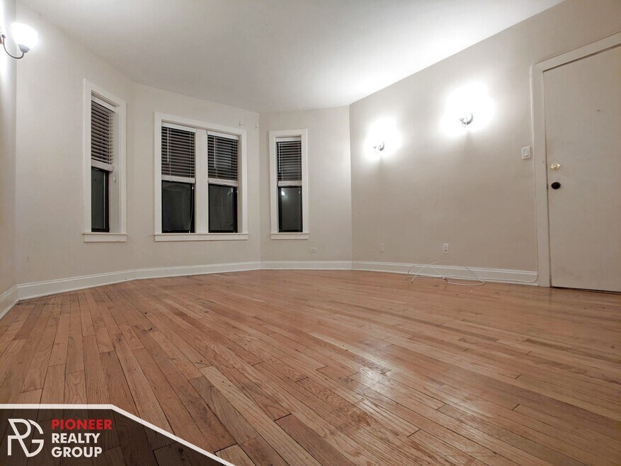 4036 N Ashland Ave unit E1, Chicago, IL 60613 - photo 1