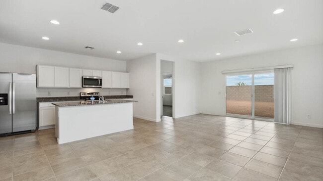 16150 N Catanzaro Dr, Maricopa, AZ 85138 - photo 7