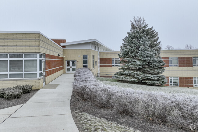 Your kids will enjoy learning in the inspiring atmosphere at Hilltop Elementary School.