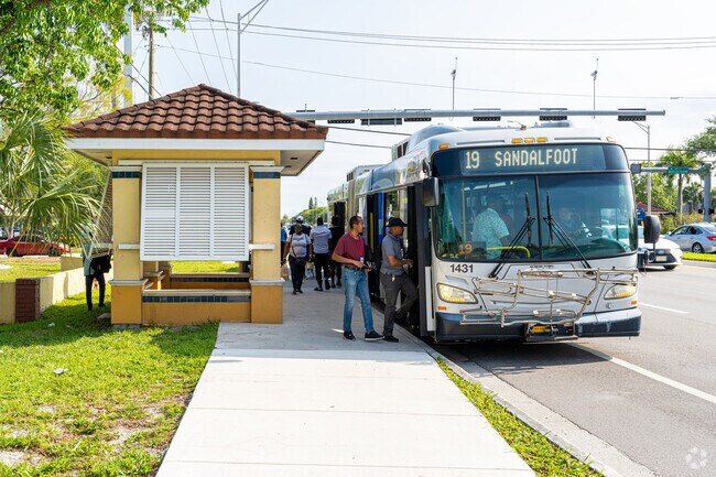 Fair Gate has easy access to public transportation on US 441.
