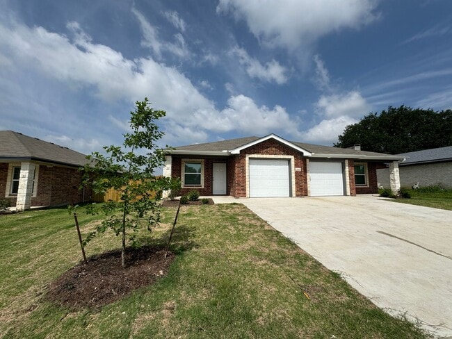 1616 Indian Trail unit A, Harker Heights, TX 76548 - photo 2