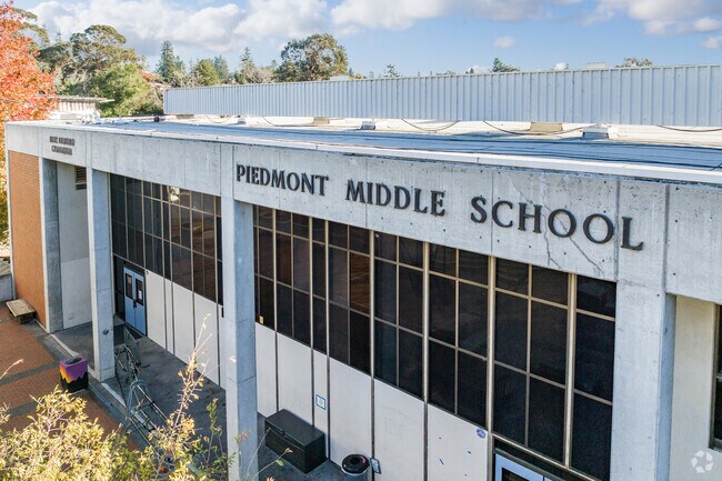 Piedmont Middle School provides quality education to students in Alameda County.