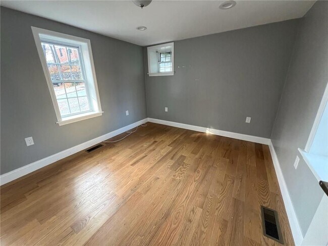 5 Church St, East Greenwich, RI 02818 - photo 4