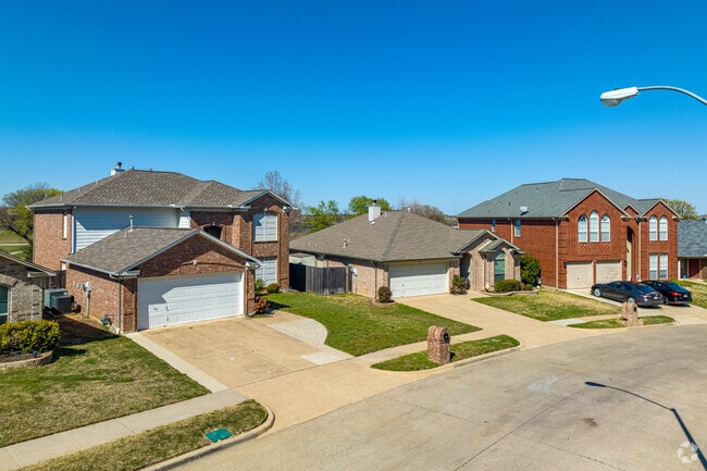 Home styles vary across the Blue Mound neighborhood.