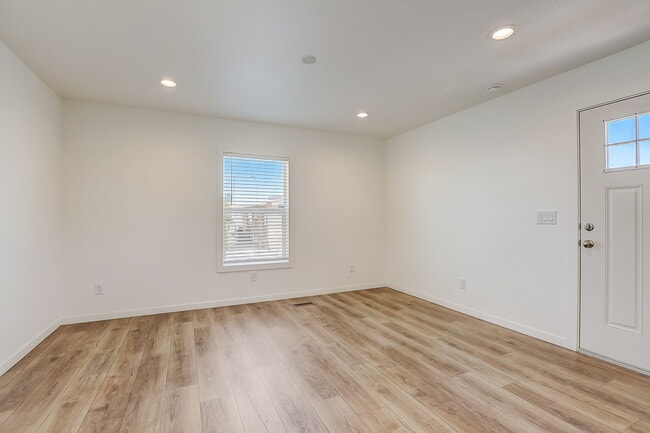 3139 E Sahara Ave, Las Vegas, NV 89104 - photo 3