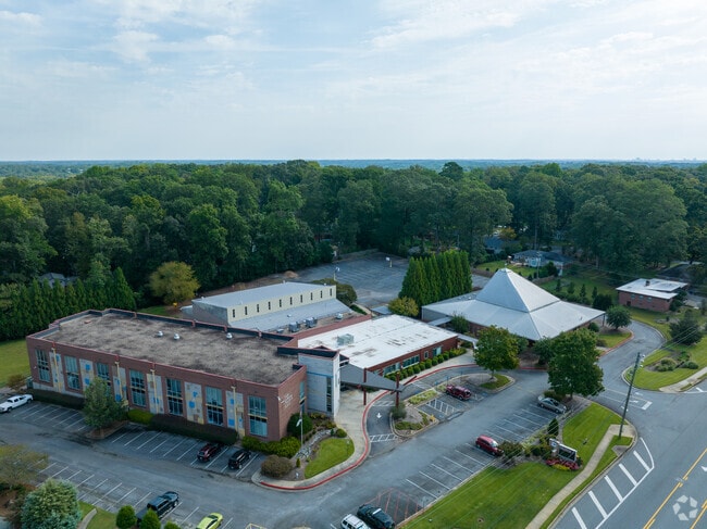 Faith Lutheran School has a student to teacher ratio of 9:1.