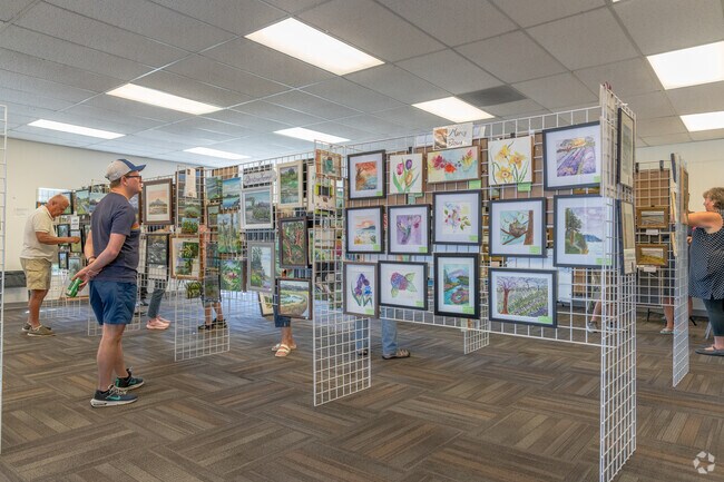 Roaming Artists Labor Day Show in Camano is the perfect event to discover local artists.