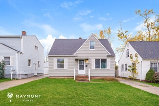 12414 Park Knoll Dr, Garfield Heights, OH 44125