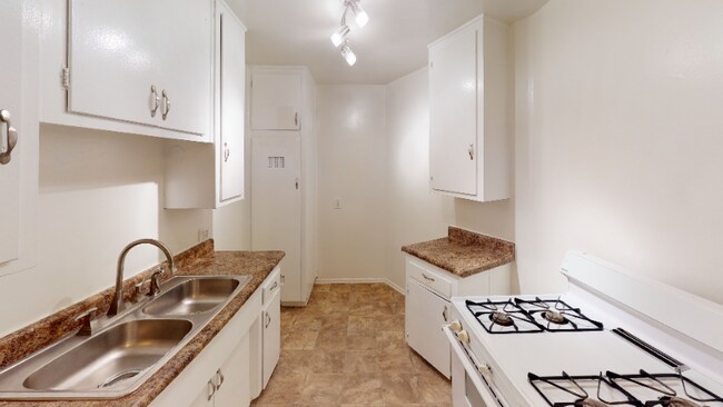 11520 Cumpston St unit 7, Los Angeles, CA 91601 - photo 6