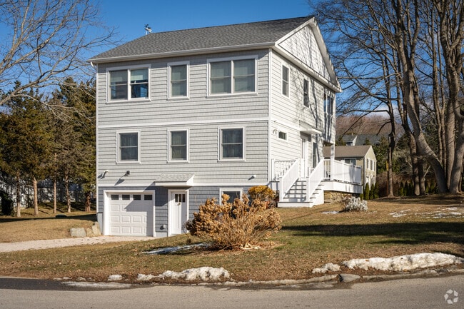 East Passage Estates offers three story colonial homes with stunning beach access and water views.