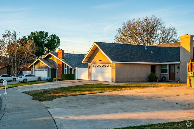 La Sierra offers many styles of single-story homes.