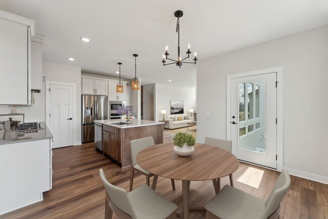 10261 Shadyview Ln N, Maple Grove, MN 55311 - photo 2