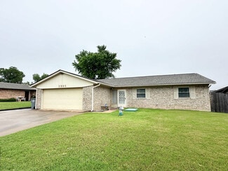 2305 NW 78th St, Lawton, OK 73505